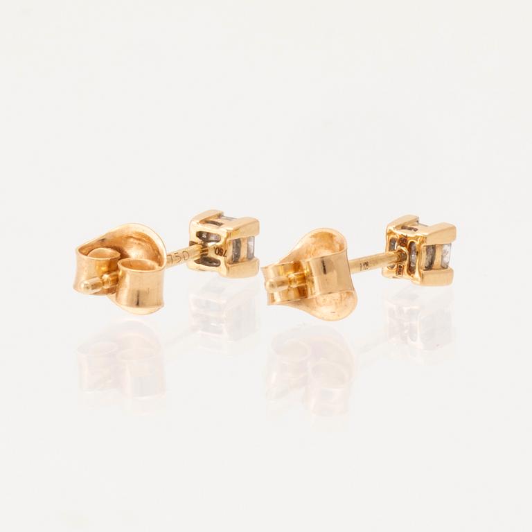 Örhängen 18K guld med prinsesslipade diamanter.