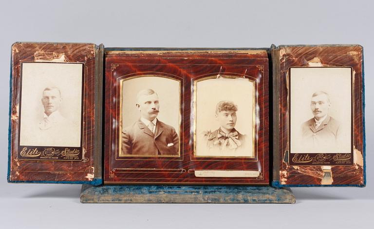 FOTOALBUM. 1800-talets slut.