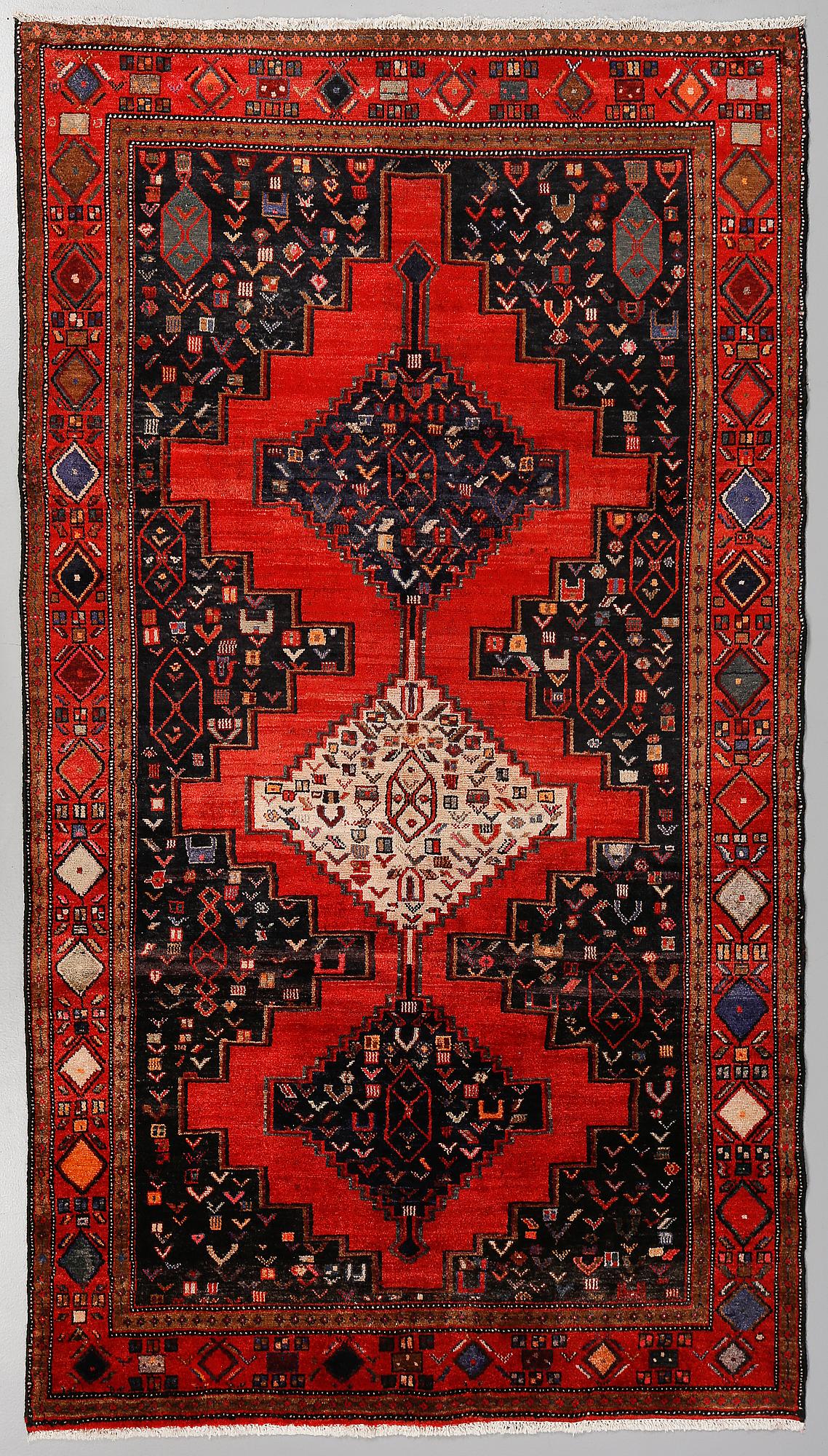 MATTA, Senneh, sent 1900-tal, ca 275x155 cm.