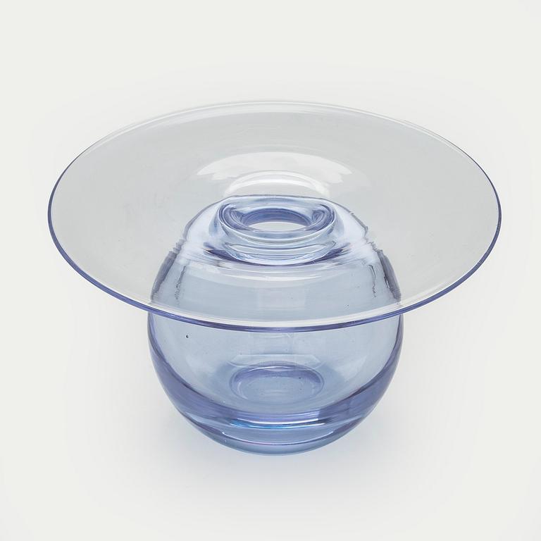 Nanny Still, A 'Saturnus' vase signed Nanny Still Riihimäen Lasi Oy.