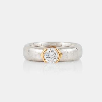 1200. A circa 0.70 ct brilliant-cut diamond ring. Quality E-F/VVS.