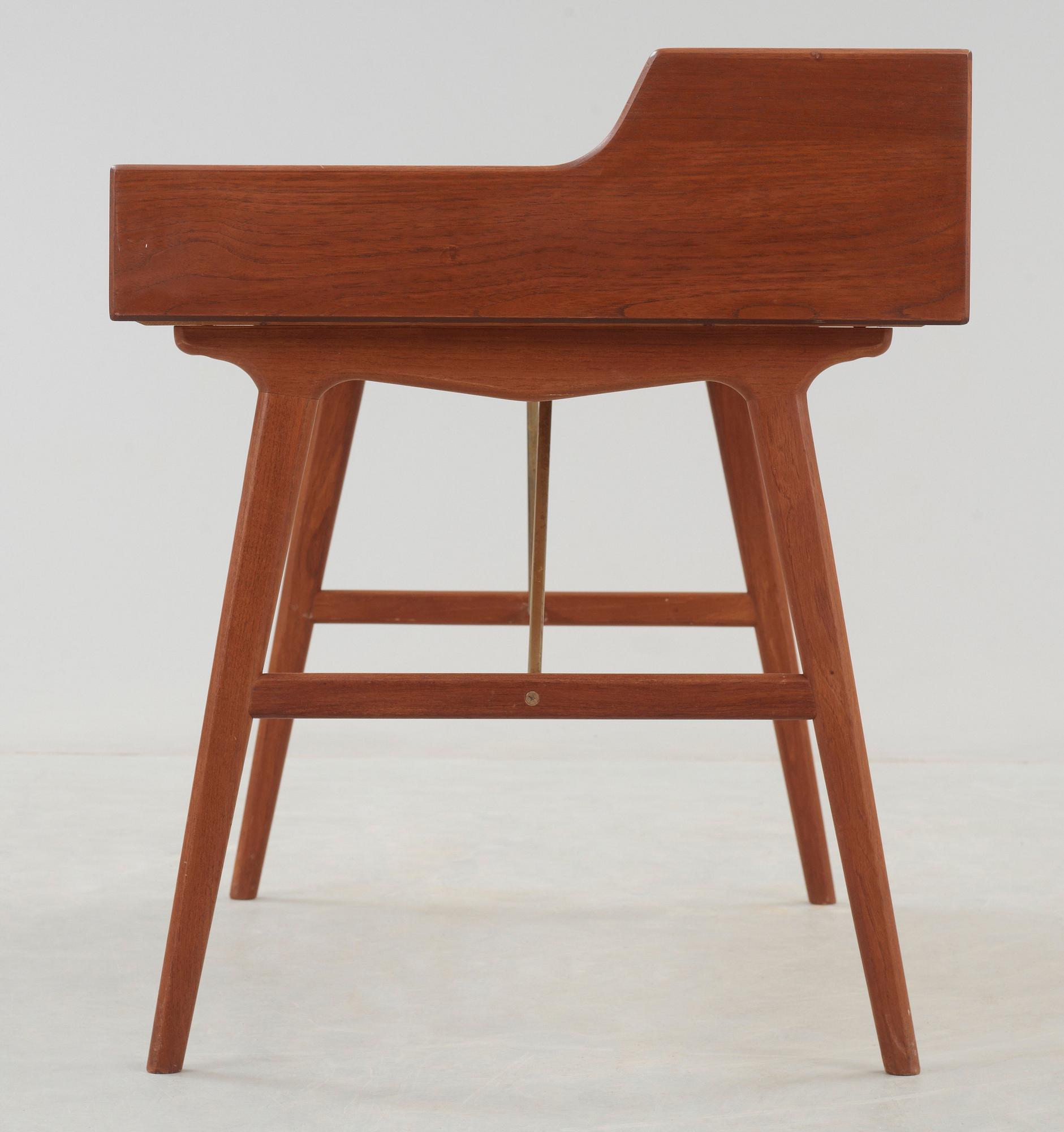 ARNE WAHL IVERSEN, skrivbord, Vinde Møbelfabrik, Danmark, modell 56.