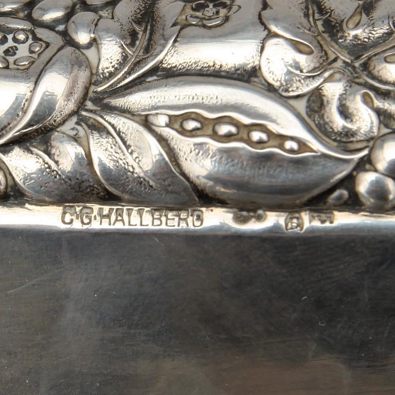 SKÅL på FOT, silver, CG Hallberg, Stockholm, 1915, vikt ca 582g.