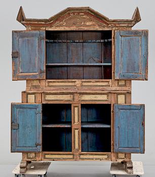 SKÅP, sannolikt Gotland, bär dat 1730,  1700-/tidigt 1800-tal.