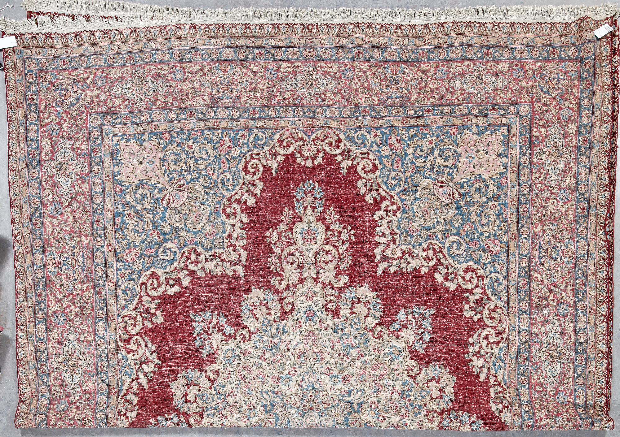 MATTA. Old Kirman, ca 396x298 cm.