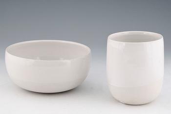 670. CERAMIC BOWLS, 2 PCS.