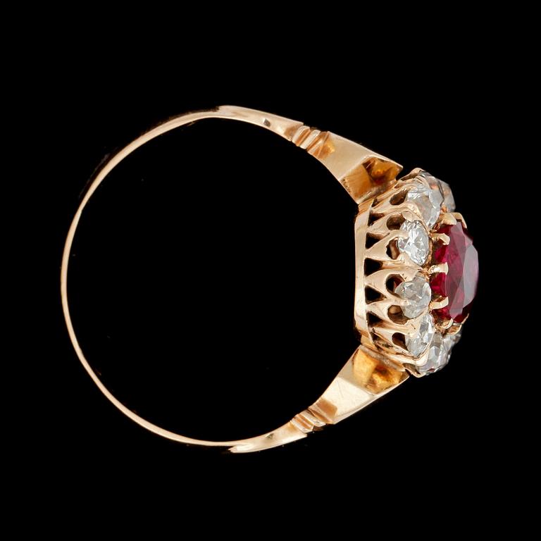 RING med rubin, 2.02 ct, samt gammalslipade diamanter totalt ca 0.90 ct.