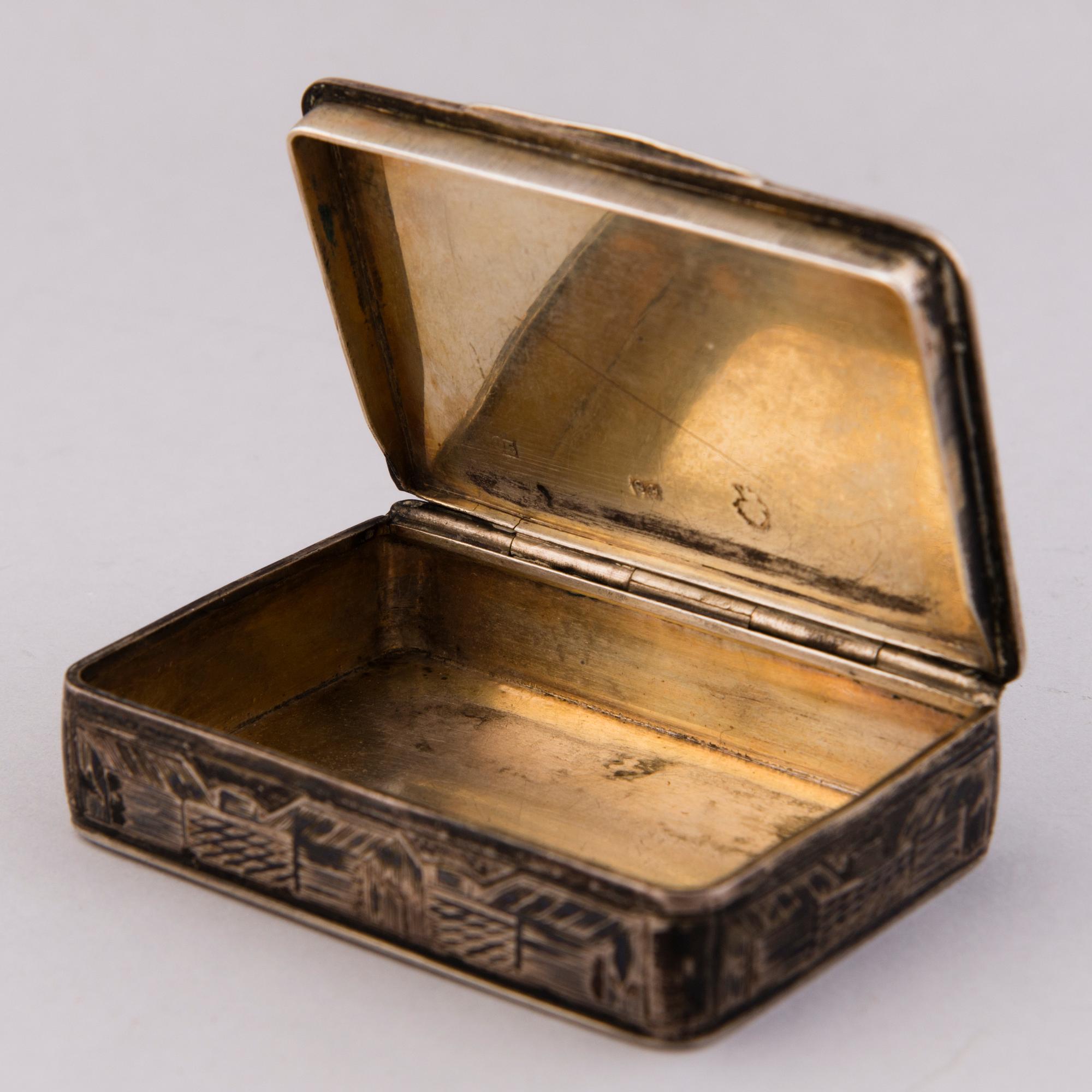 SNUFF BOX, silver with niello decoration, Moscow probably 1826, goldsmith OB.