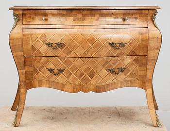 BYRÅ, rokokostil, 1900-tal.