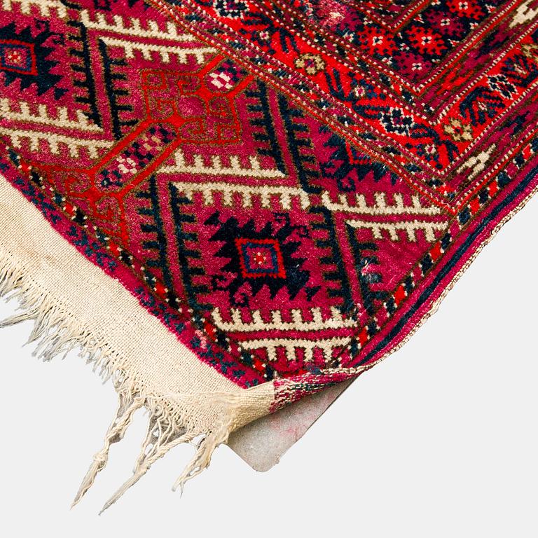 Matto, Turkmen, antiikki, n. 397x233 cm.