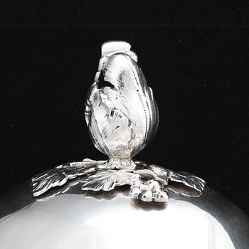 Daniel Lundgren, terrin med lock, silver (verksam Reval 1771-83). Rokoko.