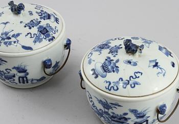 KANISTRAR, ett par, porslin, Kina, 1900-tal.