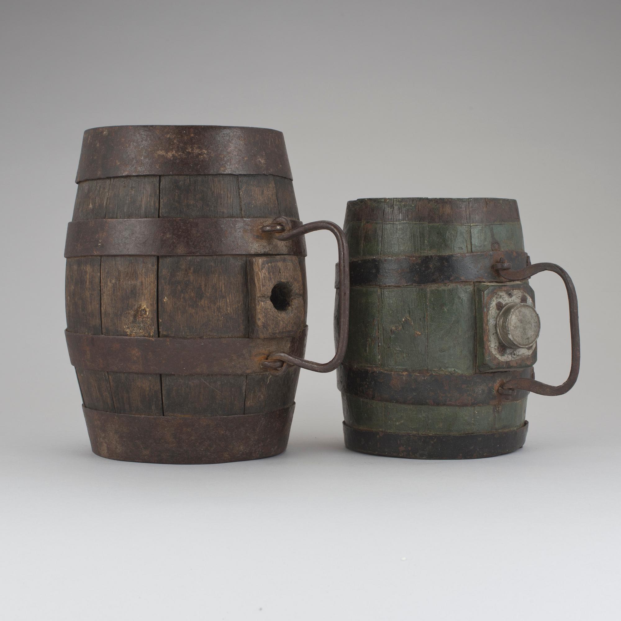 BRÄNNVINSTUNNOR 2 st, 1800-talets slut.