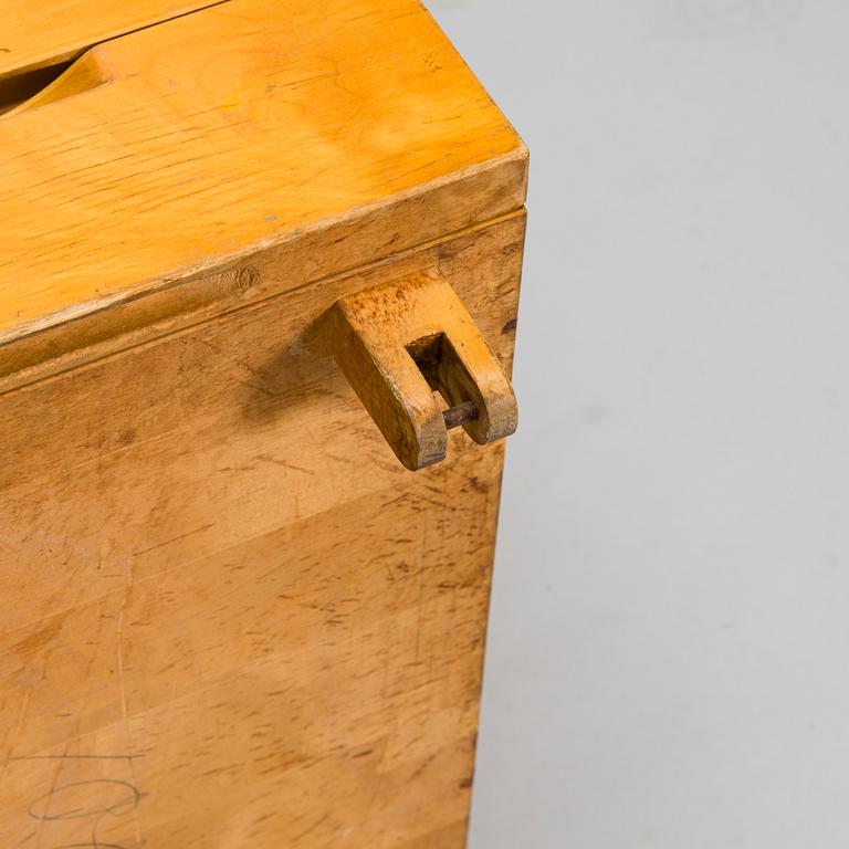 Aino Aalto, hurts, modell H297, Artek, 1900-talets mitt.