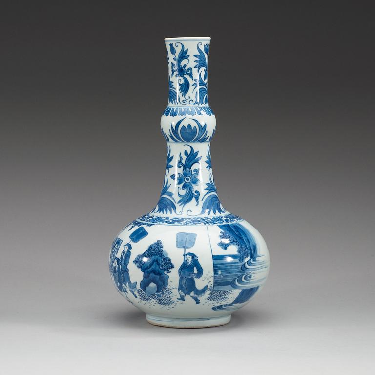 A large blue and white vase, presumably Transitional, 17th Century.