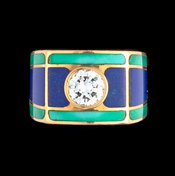 1058. RING, briljantslipad diamant, ca 1 ct med grönt och blått emaljarbete.