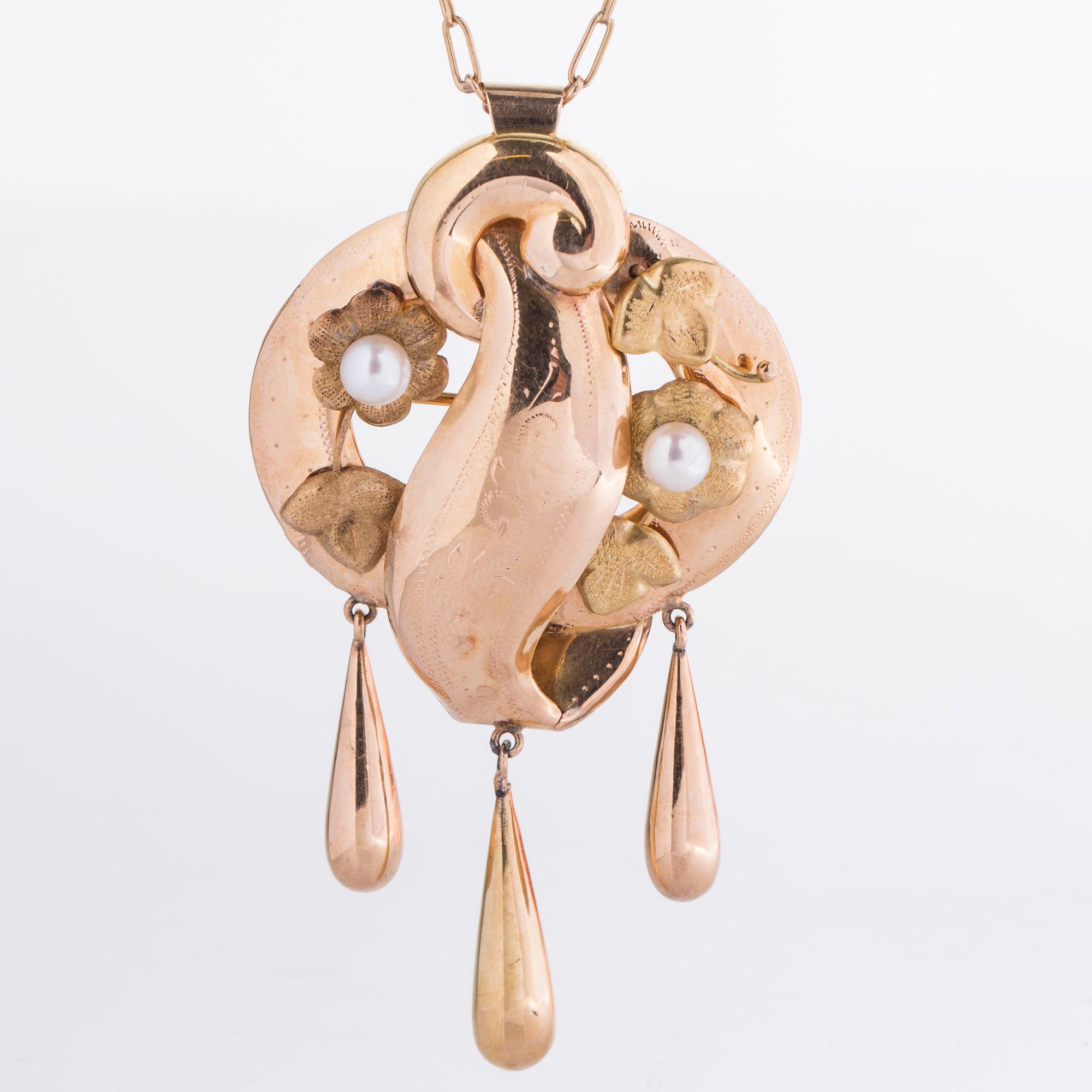 BROSCH/HÄNGE MED KEDJA, 18K guld med odlade saltvattenspärlor, Hugo Olsson, Helsingborg, 1945.