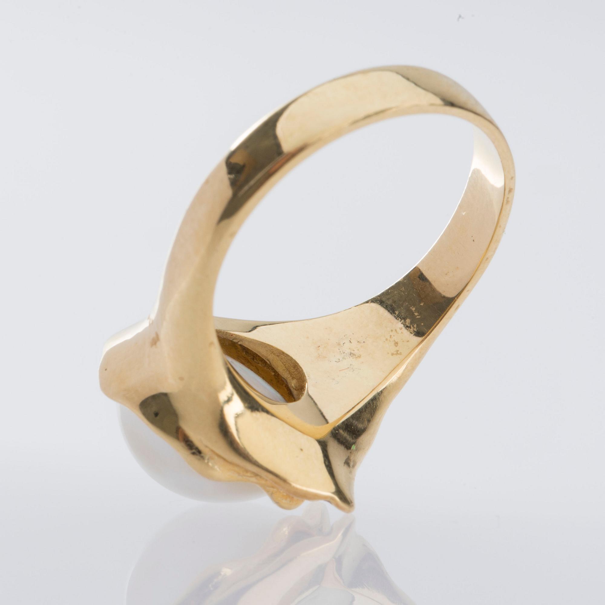 RING, 18K guld marbépärla.