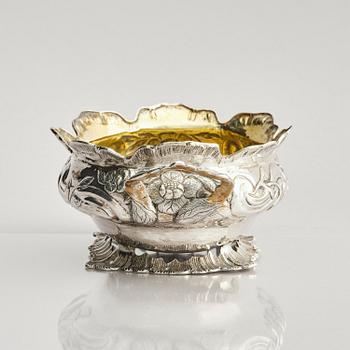 A Prussian 18th century parcel-gilt silver monteith bowl, mark of Gottfried Nöffel (Neffel), Königsberg, Prussia 1771.