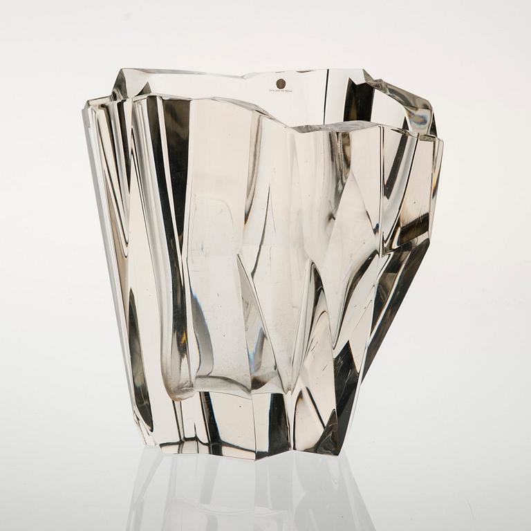VAS, glas, "Isberg", signerad Tapio Wirkkala, numrerad 3825.