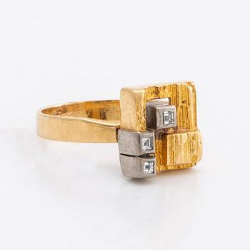 LAPPONIA RING 18k gold w 3 baguette-cut diamonds approx 0,10 ct in total.