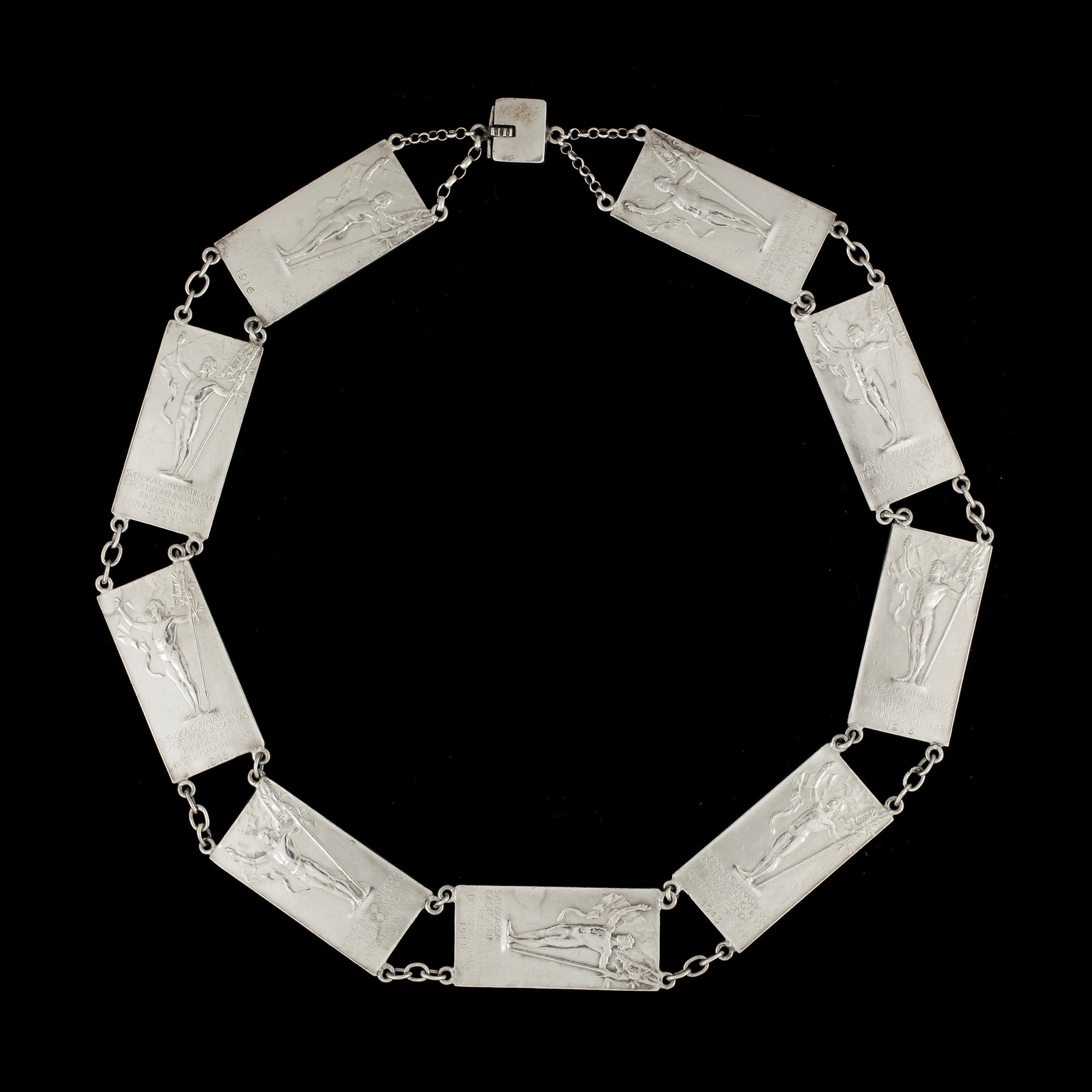 HALSLÄNK, silver, bl a C G Hallberg, Stockholm 1916. Vikt ca 72,3 gram.