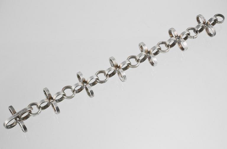 ARMLÄNK, silver, Cecilia Johansson, Göteborg, 1975. Vikt 48,1 gram.