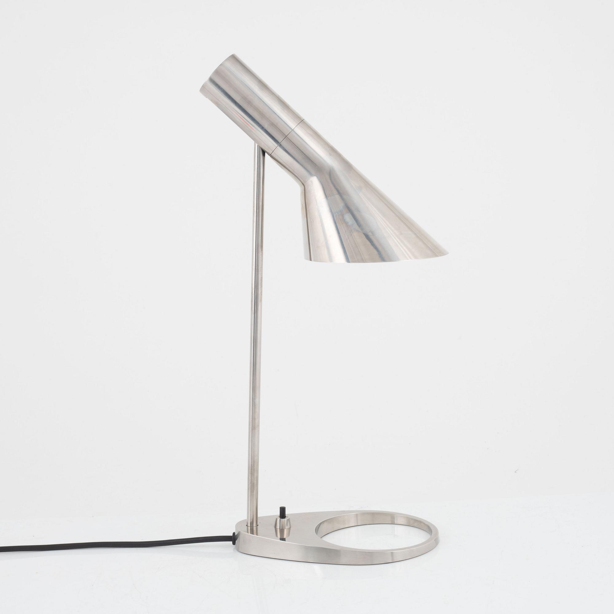Arne Jacobsen, bordslampa, "AJ", Louis Poulsen, Danmark.