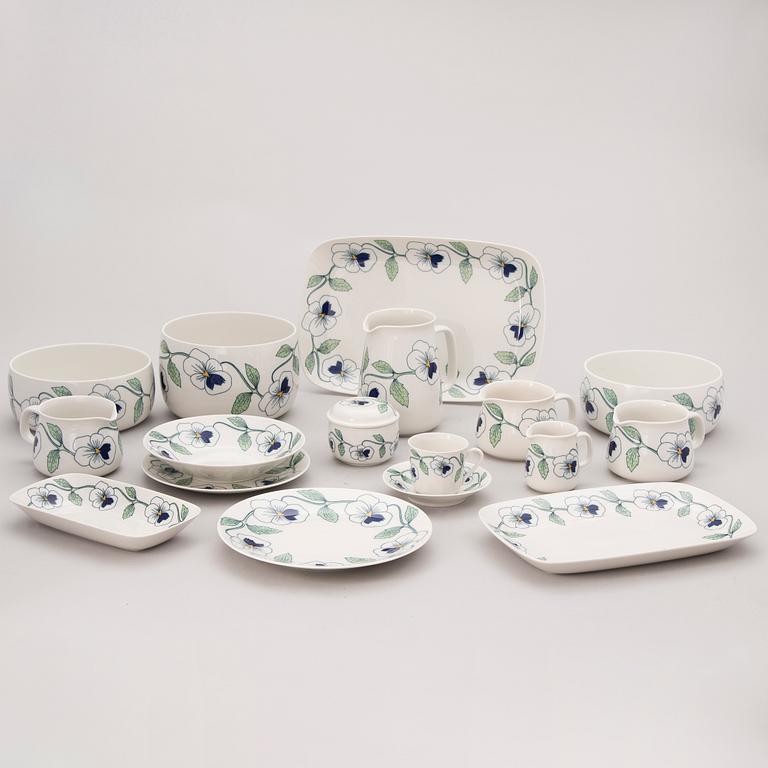 SYLVIA LEUCHOVIUS, 84 osaa, posliinia, "Sylvia", Juhla-astiasto, Rörstrand, 1900-luvun loppupuoli.