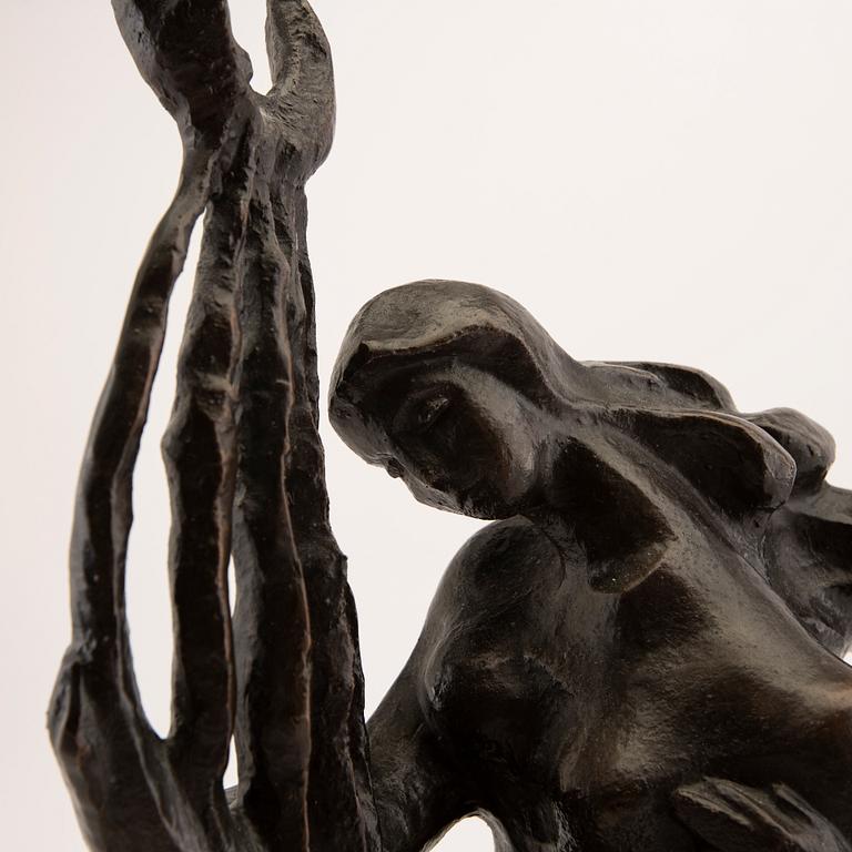 Mikko Koppali, skulptur signerad och daterad 94.