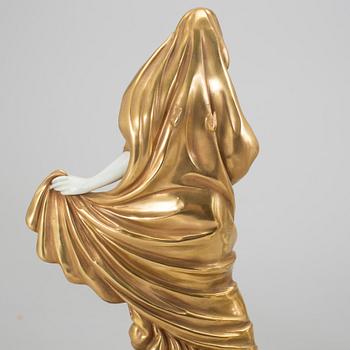 FIGURINER, 5 stycken, porslin, med neapelliknande märke. Sannolikt Italien. 1900-tal.