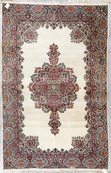 MATTA, semiantik Kirman, ca 230x150 cm.