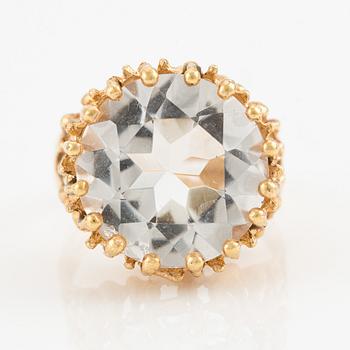 Ring in 18K gold with faceted rock crystal.