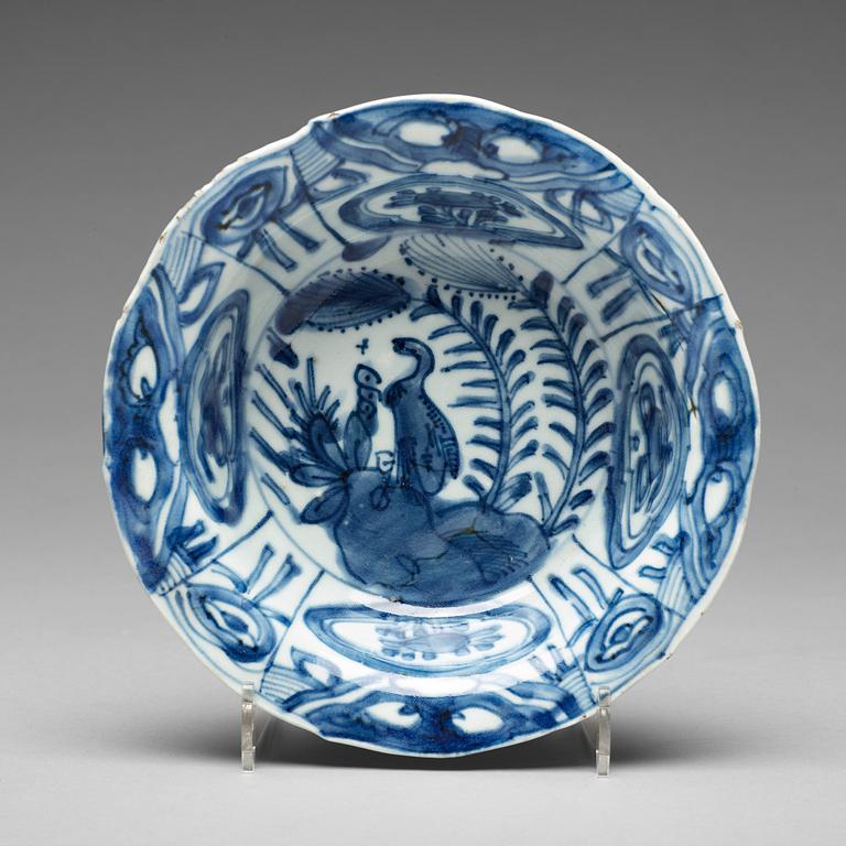 A group of three blue and white dishes, Ming dynasty, Wanli (15732-1620).