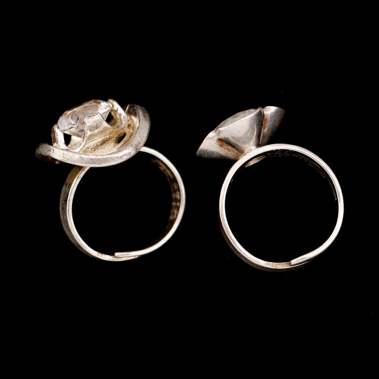 RINGAR, 2 st, silver, Alton, med bergkristaller, 1970-tal. Total vikt ca 15 gram.