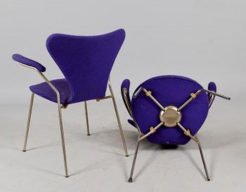 KARMSTOLAR, 1 par,  "Sjuan", Arne Jacobsen, Fritz Hansen, 1900-talets mitt.