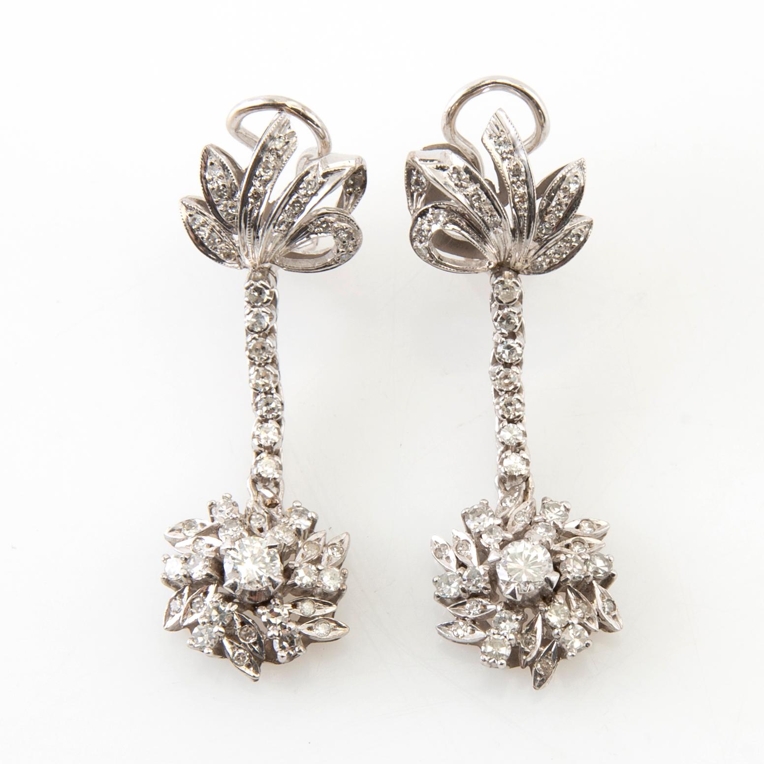 Earrings, a pair of 8K white gold with round brilliant-cut and single-cut diamonds.