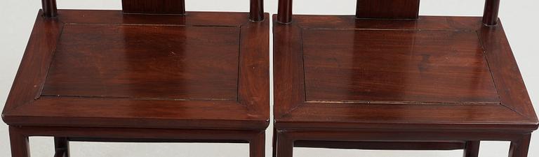 STOLAR, ett par, hardwood. Qingdynastin (1644-1912).