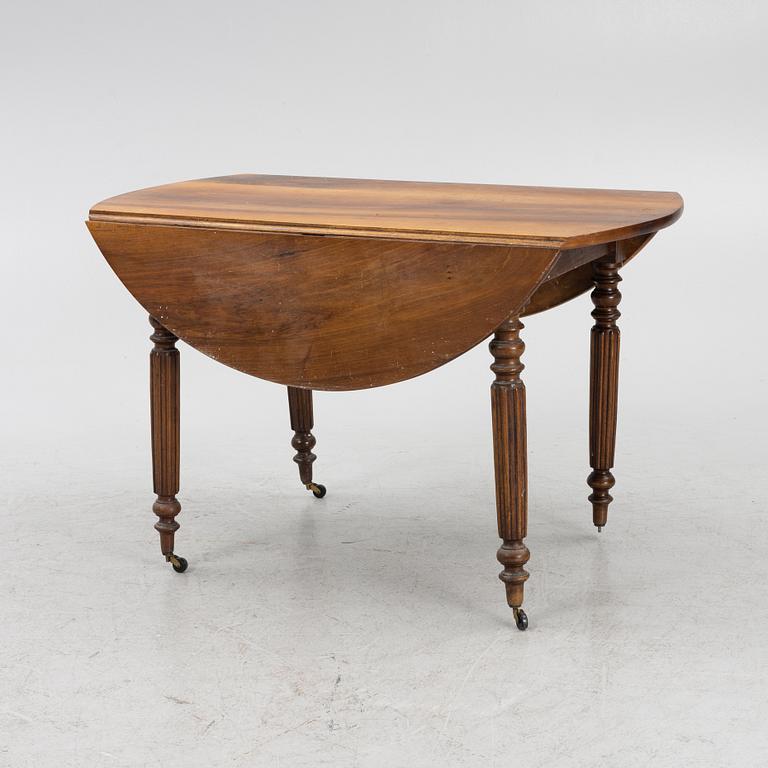 Drop-leaf table, 19th Century.