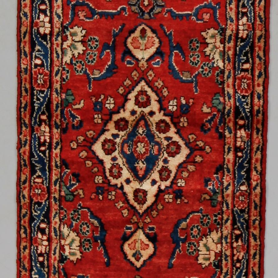 MATTA, Hamadan, ca 370 x 79 cm.