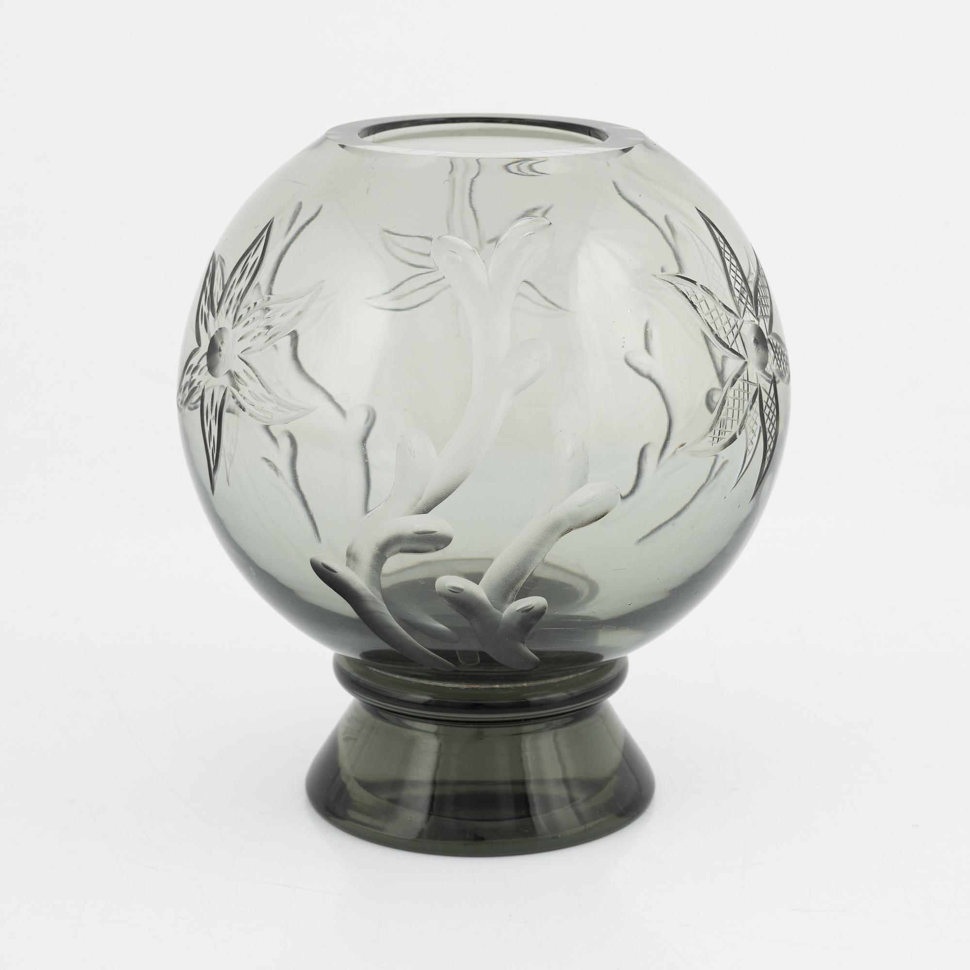 Simon Gate, a glass vase, Orrefors, 1931.