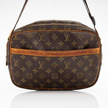 Louis Vuitton, a Monogram Canvas 'Reporter GM' shoulder bag.