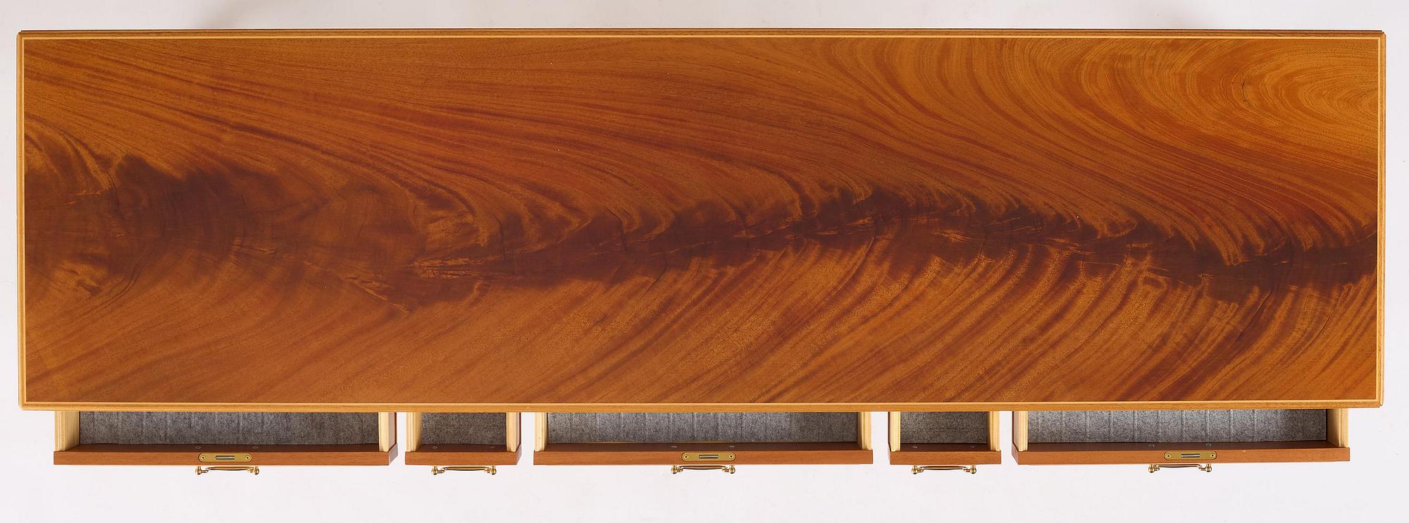 Josef Frank, sideboard, modell B 821, Firma Svenskt Tenn, efter 1985.