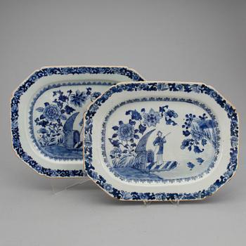 STEKFAT, ett par, porslin, Kina, Qianlong (1736-95).