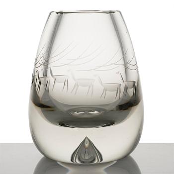 ERKKI VESANTO, an art glass, engraver's signature Käppi, Iittala.