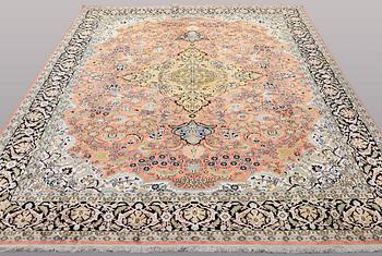 A CARPET Silk Kashmir , 339 x 244 cm.