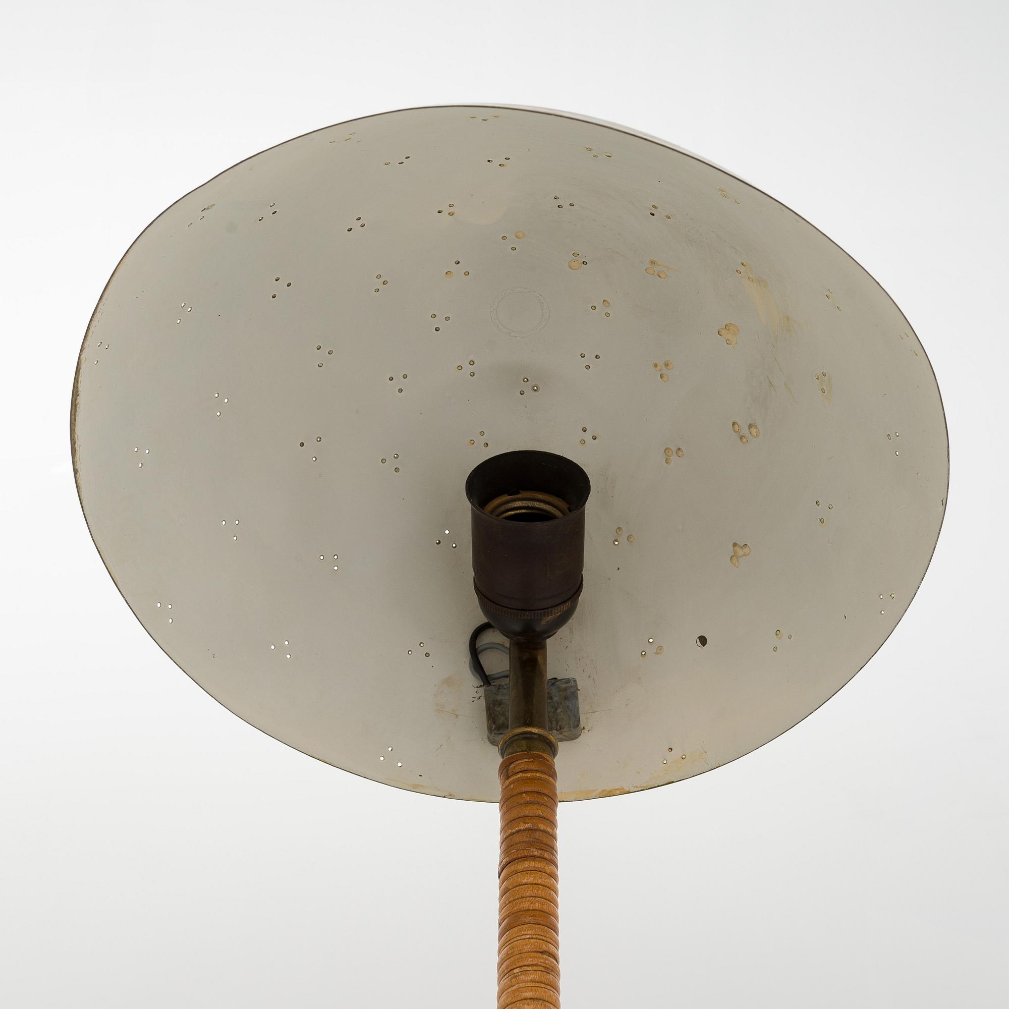 Paavo Tynell, pöytävalaisinpari, malli 9209, Taito 1900-luvun puoliväli.