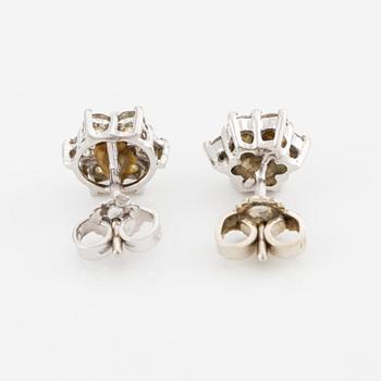 Earrings, a pair, white gold with brilliant-cut diamonds.