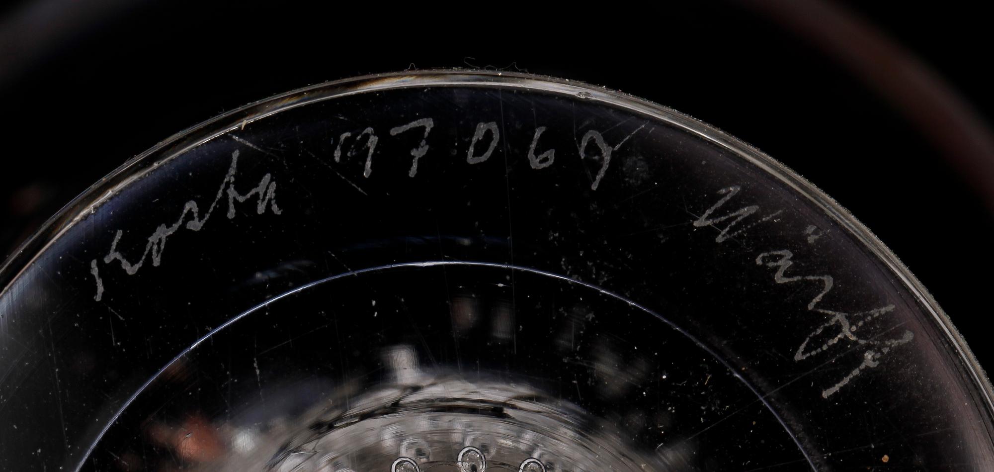 OBJEKT, glas, Göran Wärff, Kosta, sign.