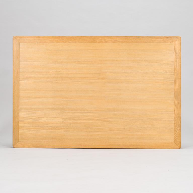 Alvar Aalto, a dining table made to order for SII in 1956.